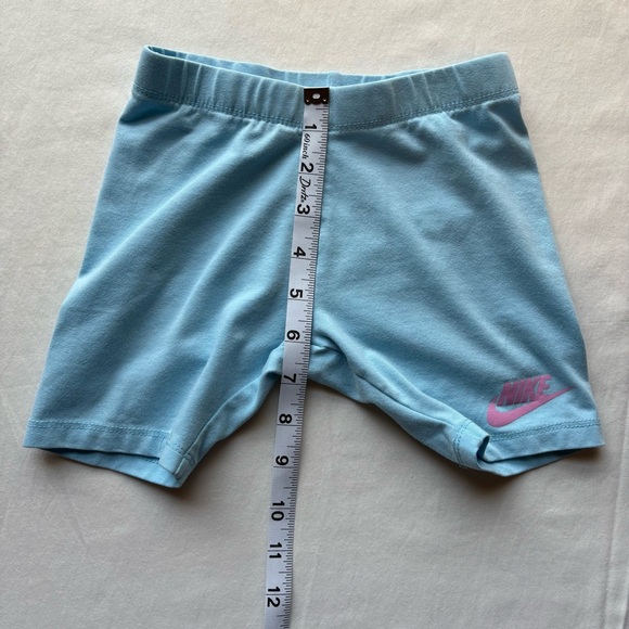 Nike Girls cotton shorts set fuchsia tie-dye  boxy shirt and blue biker shorts - Picture 10 of 16